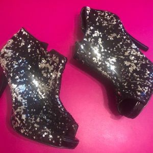 Sequins ankle boots